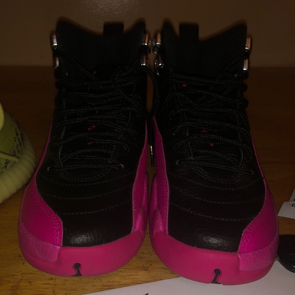 Jordan 12 size 5y. - Picture 4 of 6